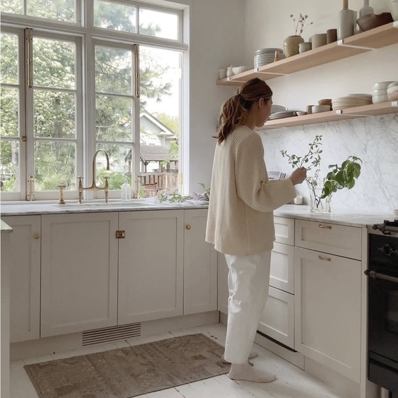 Gillian Steven’s Jude pullover in oat - Picture 2 of 4